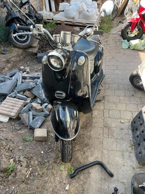 Lasouris trendy, Fietsen en Brommers, Snorfietsen en Snorscooters, Gebruikt, Overige merken, Benzine, Ophalen