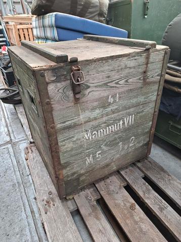 WWII Kist - Authentiek & Stoer!!   64x66x70cm beschikbaar voor biedingen