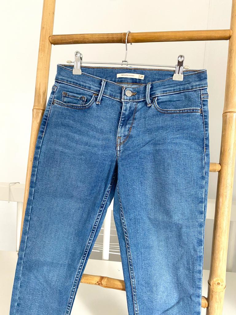 Levi's 710 Super Skinny Jeans - Maat W27 L30, Ophalen of Verzenden, Zo goed als nieuw, Blauw, W27 (confectie 34) of kleiner