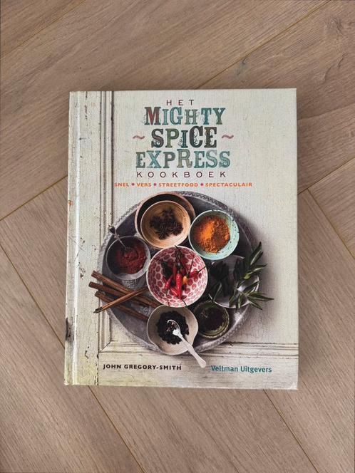 John Gregory-Smith - Het mighty spice express kookboek, Boeken, Kookboeken, Zo goed als nieuw, Afrika, Ophalen of Verzenden