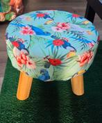 Aangeboden Krukje, Ophalen, Zo goed als nieuw, Hout