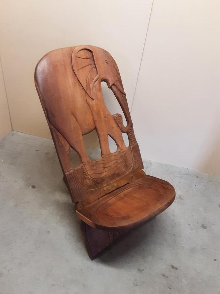 Afrikaanse stoel , afbeelding olifant, Mooi houtsnij werk, Huis en Inrichting, Stoelen, Gebruikt, Eén, Hout, Bruin, Ophalen