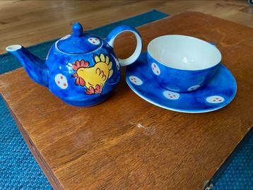 Theepot & kop/schotel in één beschikbaar voor biedingen