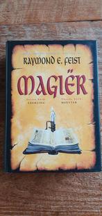 Raymond E. Feist - Sage scheuring 1 Magier, Boeken, Ophalen of Verzenden, Raymond E. Feist, Zo goed als nieuw