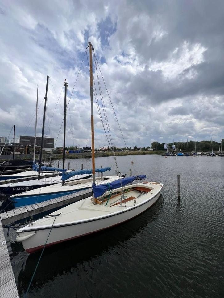 Aangeboden Poly valk, Watersport en Boten, Open zeilboten, Gebruikt, Valk, 6 meter of meer, Polyester, Geen motor, Diesel, Ophalen