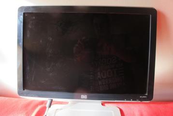 19" HP monitor w1907v, met adapter voor usb-c beschikbaar voor biedingen