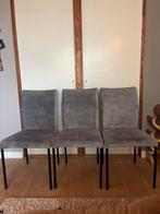 3 Grijze Stoelen met Zwarte Poten, Huis en Inrichting, Stoelen, Ophalen, Drie, Zo goed als nieuw, Stof