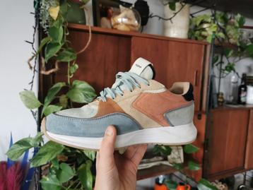 Hoff Sneakers 1x gedragen maat 39 beschikbaar voor biedingen