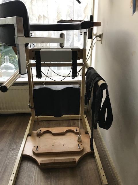 Sta-tafel voor rolstoelgebruikers, Diversen, Verpleegmiddelen, Gebruikt, Ophalen