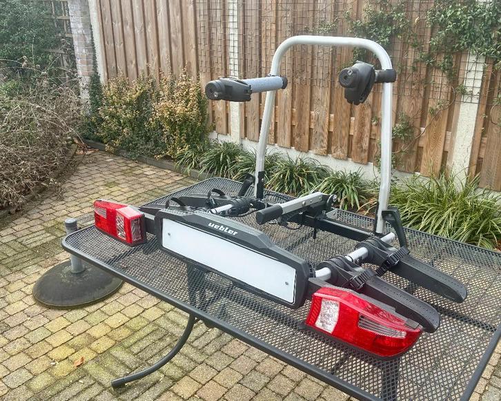 Uebler F22 fietsdrager - lichtgewicht - 2 ebikes, Auto diversen, Fietsendragers, Gebruikt, Trekhaakdrager, 2 fietsen, Brede banden