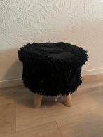 Te koop poef krukje zwart zgan met mandje of zonder., Ophalen of Verzenden, Zo goed als nieuw, Rond, Minder dan 50 cm