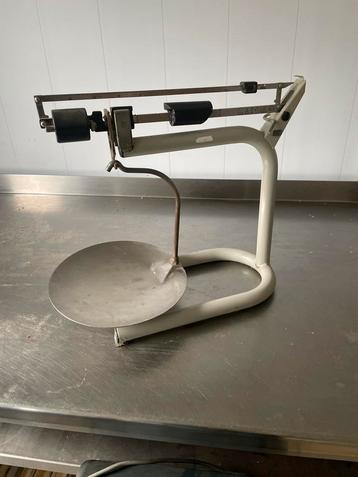 Vintage Balansweegschaal beschikbaar voor biedingen