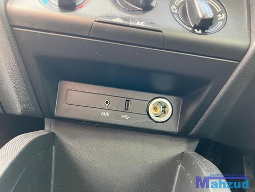 SKODA FABIA 3 aux usb 12v aansteker 2014-2021, Auto-onderdelen, Elektronica en Kabels, Skoda, Gebruikt, Ophalen of Verzenden