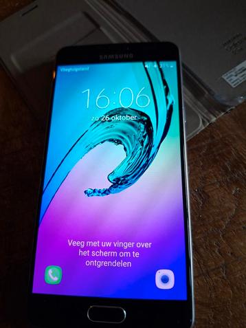 Samsung Galaxy A5 (2016) met lader beschikbaar voor biedingen