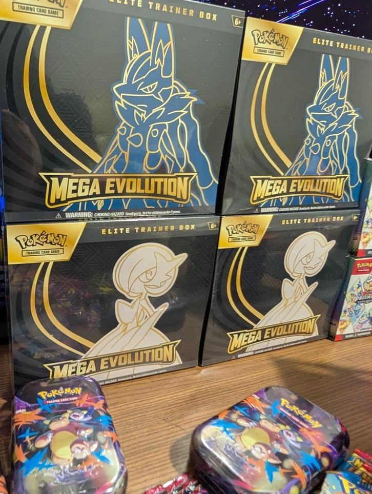 Pokemon tcg Mega Evolution Elite Trainer Box, Hobby en Vrije tijd, Verzamelkaartspellen | Pokémon, Nieuw, Boosterbox, Ophalen of Verzenden