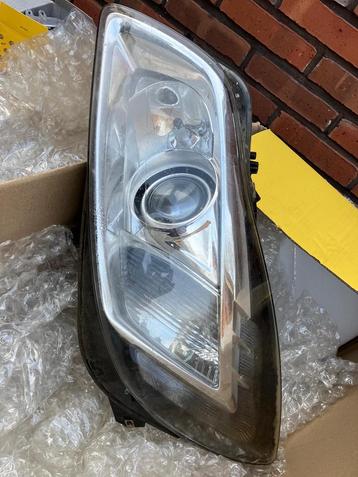 Linker Koplamp Opel Insignia beschikbaar voor biedingen