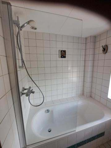 Bad en douche glaswand beschikbaar voor biedingen