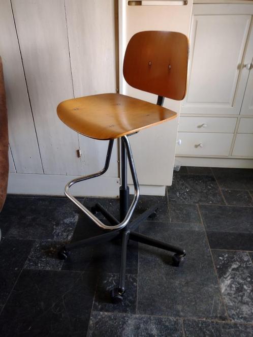 Tekenaarsstoel Ahrend jaren '90, Huis en Inrichting, Stoelen, Gebruikt, Eén, Hout, Overige kleuren, Ophalen