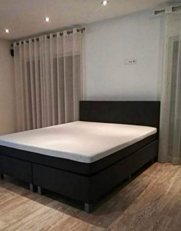 Te koop NIEUWE 2 persoons Boxspring.
NOG IN DE VERPAKKING.
 beschikbaar voor biedingen