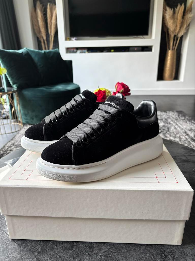 Mcqueen Dames Alexander Mcqueen Zwarte Zool Alexander Mcqueen