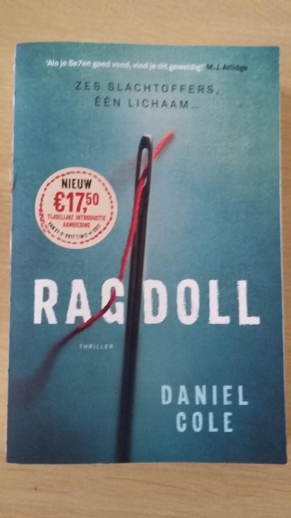 Ragdoll - Daniel Cole, Boeken, Romans, Zo goed als nieuw, Nederland, Ophalen of Verzenden