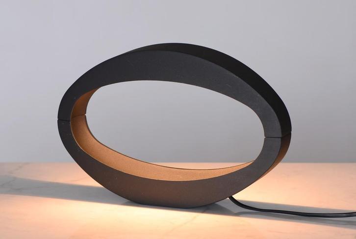 ✅ DESIGN TAFELLAMP MASSIVE BERIO Elips aluminium zwart, Huis en Inrichting, Lampen | Tafellampen, Zo goed als nieuw, Minder dan 50 cm