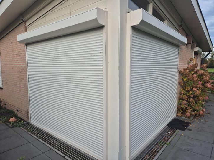 Elektrische rolluiken wit 286x231, Doe-het-zelf en Verbouw, Rolluiken, Gebruikt, 200 cm of meer, 200 cm of meer, Wit, Elektrische bediening