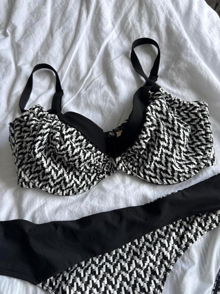 Mooie bikini van Femilet, Kleding | Dames, Badmode en Zwemkleding, Zo goed als nieuw, Bikini, Overige kleuren, Ophalen of Verzenden