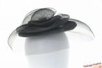 Disc fascinator zwart polyester met haarelastiek (one size), Kleding | Dames, Hoeden en Petten, Ophalen of Verzenden, Nieuw, One size fits all