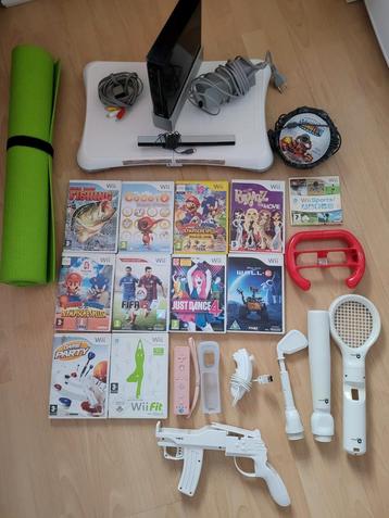 Wii spelcomputer met balans boord 12 spellen en accessoires  beschikbaar voor biedingen