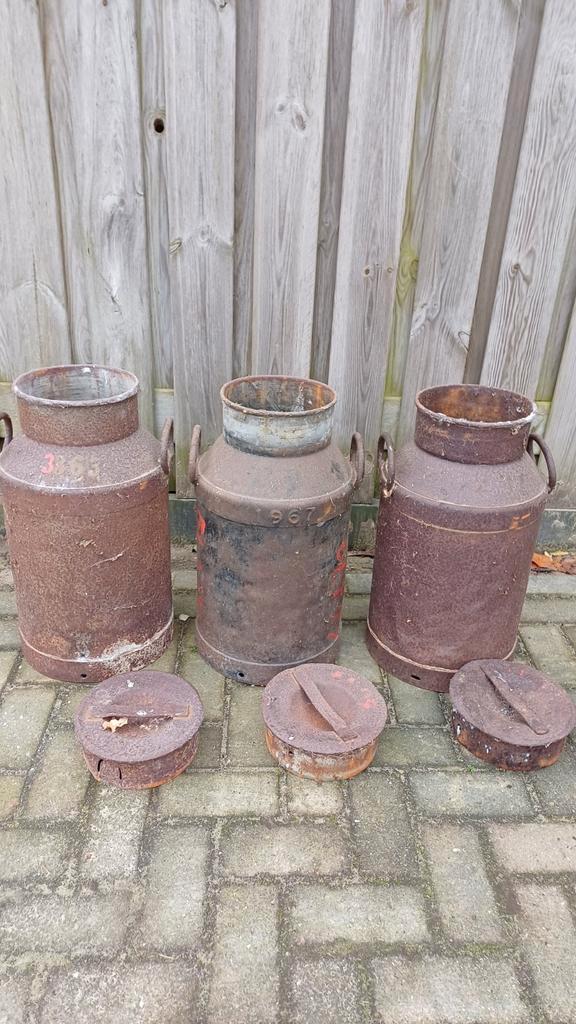 3 carbidbussen / melkbussen, Tuin en Terras, Tuinwanddecoratie, Gebruikt, Ophalen