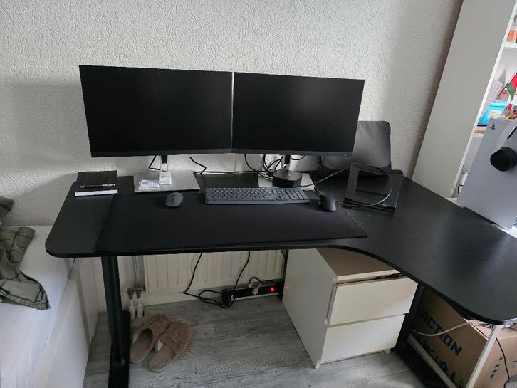 Hoekbureau ikea zwart bekant, Huis en Inrichting, Bureaus, Gebruikt, Bureau, In hoogte verstelbaar, Ophalen