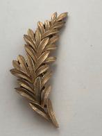 Vintage Trifari broche goudkleurig blad, Overige materialen, 4 tot 7 cm, Gebruikt, Ophalen of Verzenden