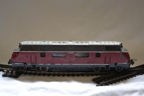 DB Dieselloc BR 221 v200 TRIX 764, Hobby en Vrije tijd, Modeltreinen | H0, Gebruikt, Locomotief, Gelijkstroom, Trix, Analoog, Ophalen of Verzenden