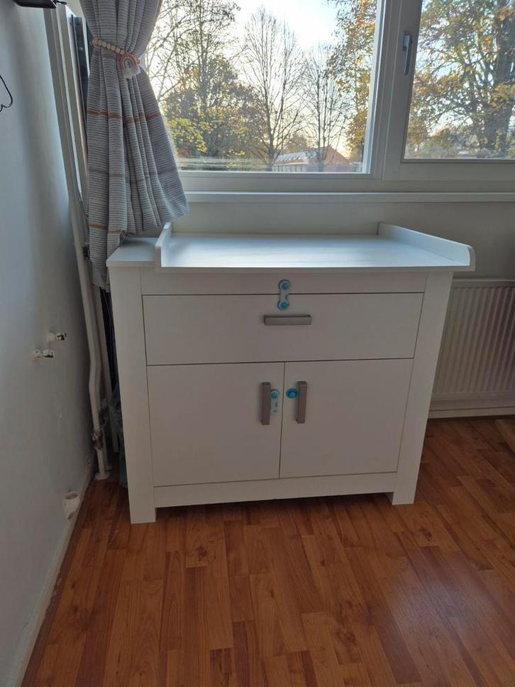 Mooie Commode met Opbergruimte!, Kinderen en Baby's, Kinderkamer | Commodes en Kasten, Zo goed als nieuw, Commode, 90 tot 105 cm