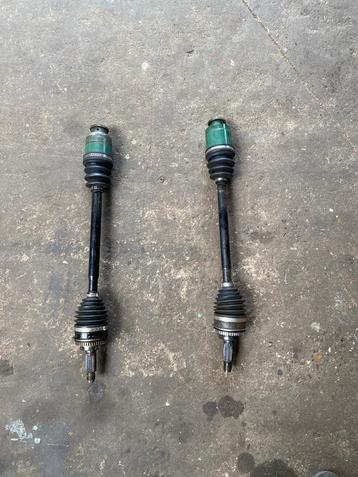 Subaru aandrijfassen  beschikbaar voor biedingen