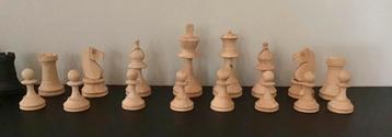 Vintage Staunton Lardy schaakstukken hout beschikbaar voor biedingen
