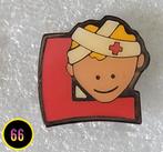 Pin Rode kruis L, Verzamelen, Speldjes, Pins en Buttons, Verzenden, Gebruikt