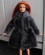 Barbie kleding nieuw - Bontjas winterjas jas donker grijs, Ophalen of Verzenden, Nieuw, Barbie