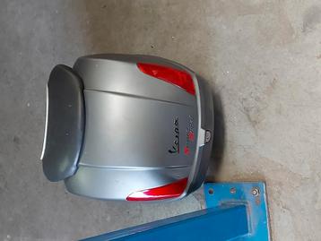 Vespa koffer  beschikbaar voor biedingen