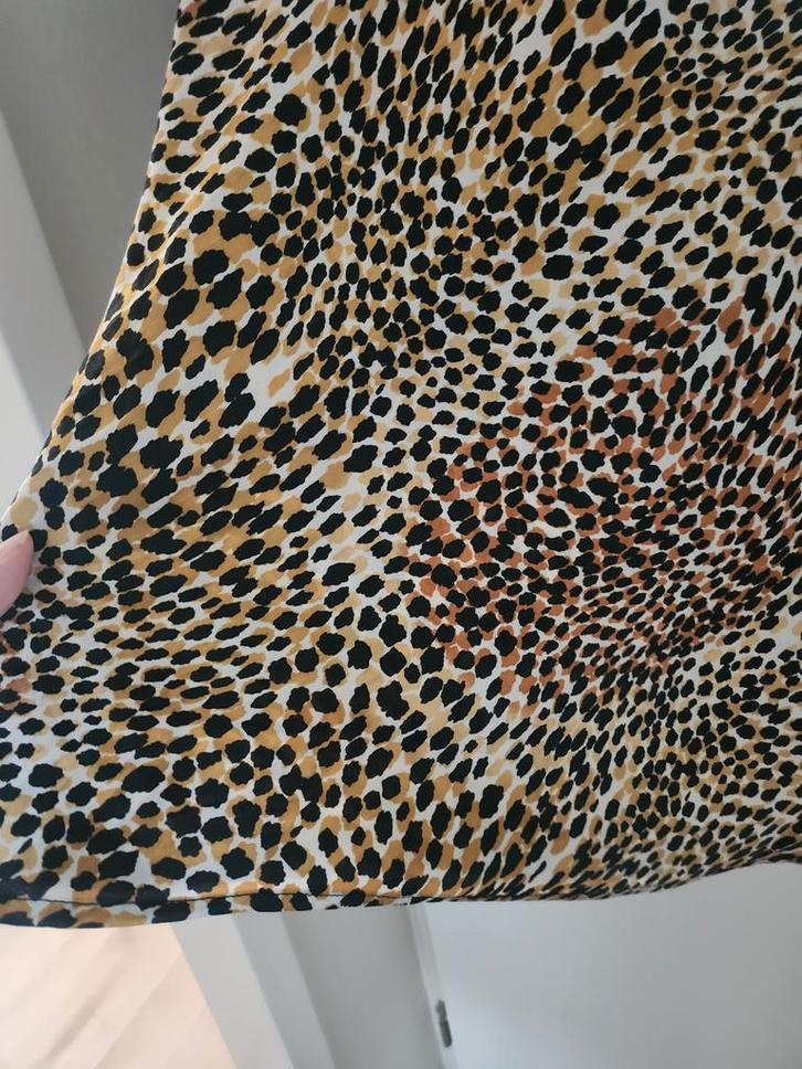 Primark satijn look rok, maat S 36 panterprint/dierenprint, Kleding | Dames, Rokken, Zo goed als nieuw, Maat 36 (S), Beige, Onder de knie
