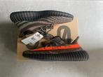 Adidad Yeezy Boost 350 V2 Carbon Beluga Maat 44 2/3, Ophalen of Verzenden, Zo goed als nieuw