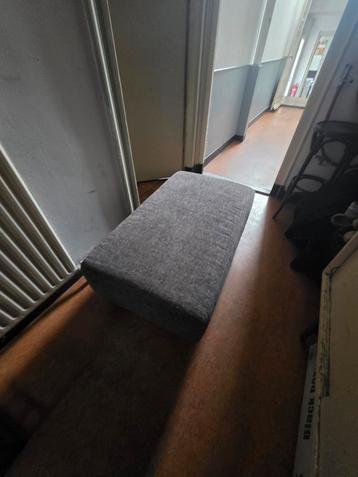 Grijze hocker / poef in nieuwstaat - 120x70x45 cm beschikbaar voor biedingen