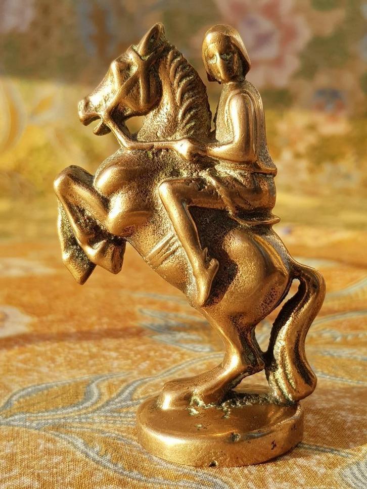 Mooi antiek beeldje uit Engeland van ridder op paard 7,2 cm., Antiek en Kunst, Antiek | Koper en Brons, Koper, Ophalen of Verzenden
