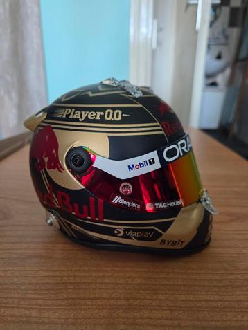 Verschillende Max helmen te koop in 1 koop! beschikbaar voor biedingen