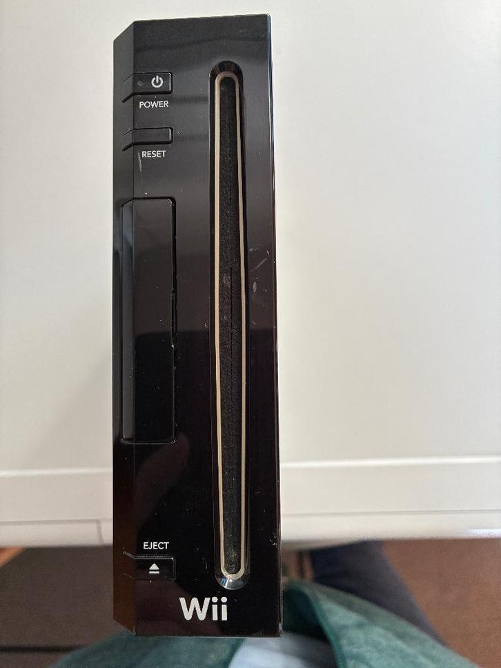 Te koop uitgebreide Wii set, Spelcomputers en Games, Spelcomputers | Nintendo Wii, Gebruikt, Met 2 controllers, Met games, Met stuurtje