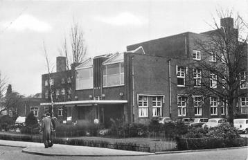 (388-528-009) Zaandam Gemeente Ziekenhuis beschikbaar voor biedingen