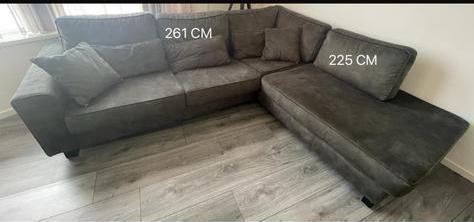 Donkergroene velvet hoekbank (261 x 225 cm), Huis en Inrichting, Banken | Bankstellen, Zo goed als nieuw, Hoekbank, Vierpersoons of meer