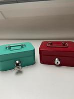 2 kluisjes, Ophalen of Verzenden, Zo goed als nieuw, Metaal of Blik, Overige thema's