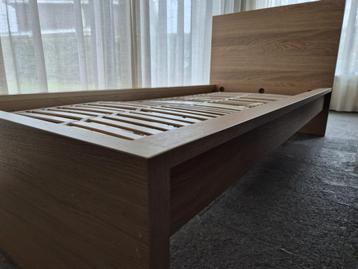 Ikea Malm bed 90x200cm met elec. verstelbare lattenbodem - afbeelding 2